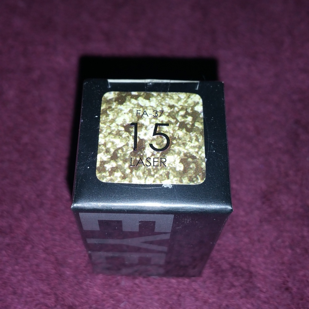 Focallure Eyeshadow Loose Pigment - 15 Laser - Picture 2 of 4
